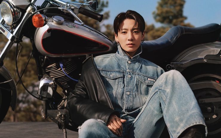 Jungkook desata una multitudinaria celebración en Tokio con Calvin Klein